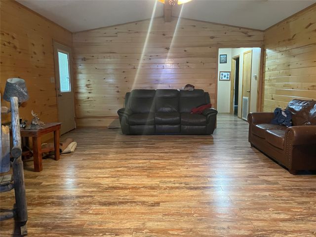 1226 Vz County Road, Grand Saline, TX 75140