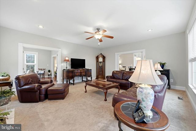 520 CLAGETT ST SW, Leesburg, VA 20175