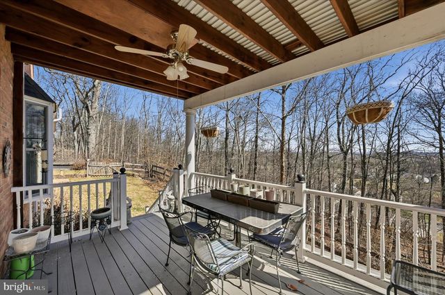 520 CLAGETT ST SW, Leesburg, VA 20175