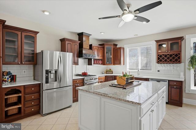 520 CLAGETT ST SW, Leesburg, VA 20175