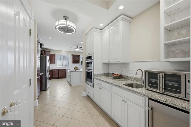 520 CLAGETT ST SW, Leesburg, VA 20175