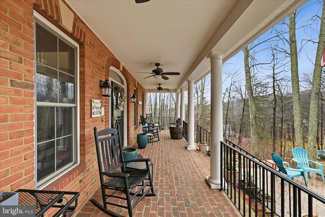 520 CLAGETT ST SW, Leesburg, VA 20175