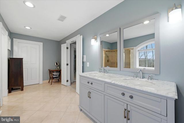 520 CLAGETT ST SW, Leesburg, VA 20175