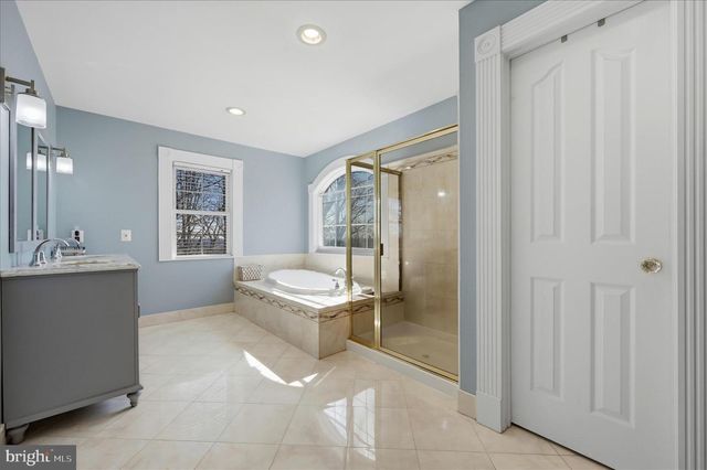 520 CLAGETT ST SW, Leesburg, VA 20175