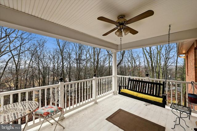 520 CLAGETT ST SW, Leesburg, VA 20175