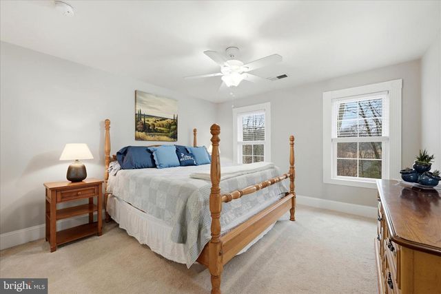 520 CLAGETT ST SW, Leesburg, VA 20175