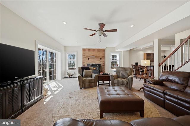 520 CLAGETT ST SW, Leesburg, VA 20175