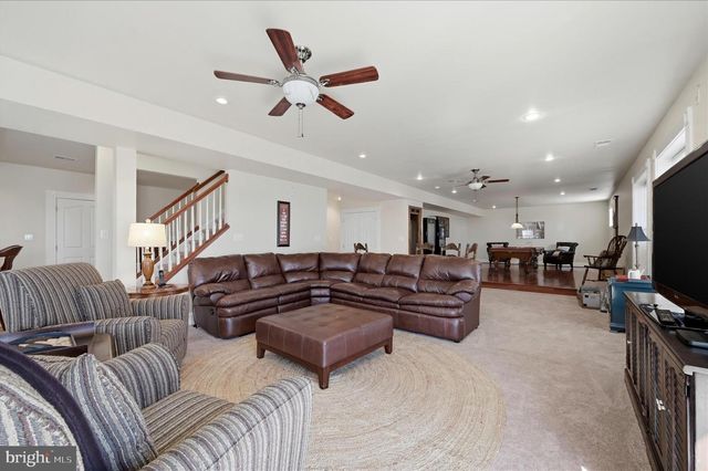 520 CLAGETT ST SW, Leesburg, VA 20175