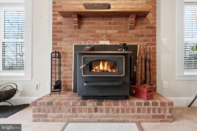 520 CLAGETT ST SW, Leesburg, VA 20175