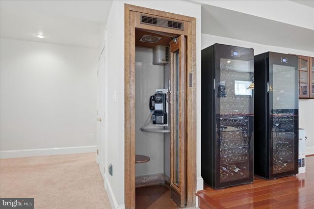 520 CLAGETT ST SW, Leesburg, VA 20175