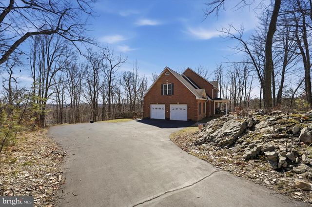 520 CLAGETT ST SW, Leesburg, VA 20175