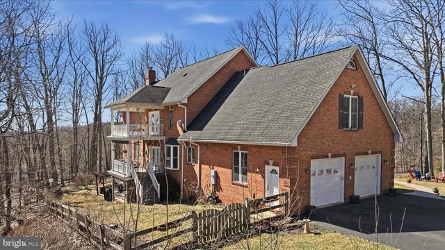 520 CLAGETT ST SW, Leesburg, VA 20175