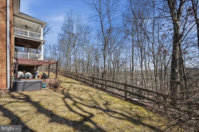 520 CLAGETT ST SW, Leesburg, VA 20175