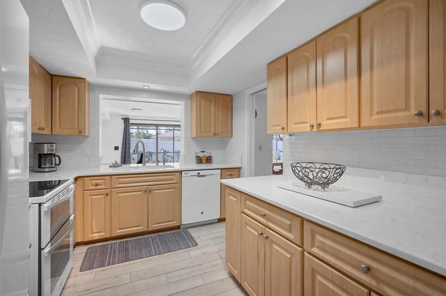 2926 CAPTIVA DRIVE, Sarasota, FL 34231