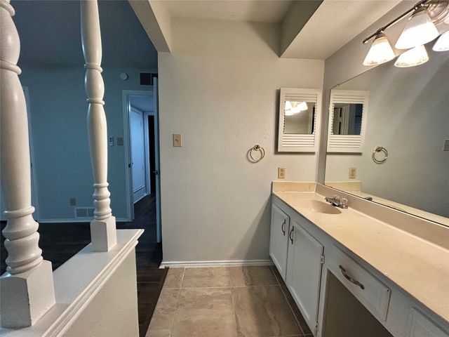 4205 Greencrest Drive, Arlington, TX 76016