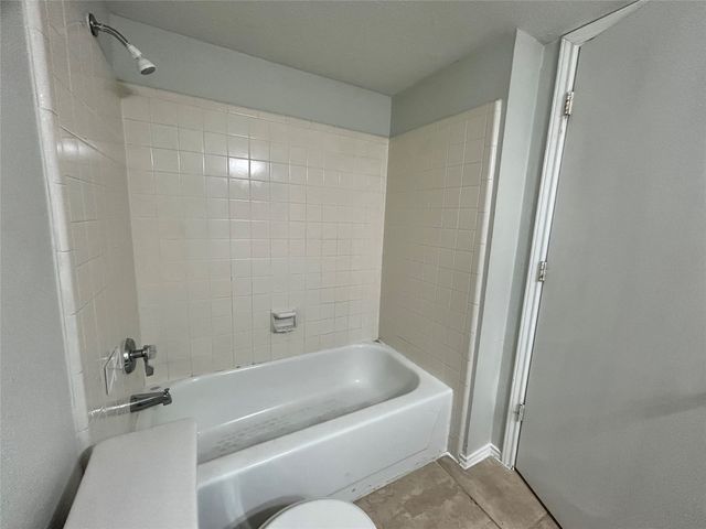 4205 Greencrest Drive, Arlington, TX 76016