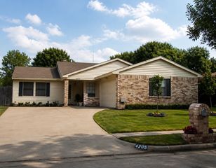 4205 Greencrest Drive, Arlington, TX 76016