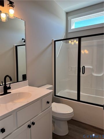 1306 General Puller Hwy, Middlesex, VA 23149