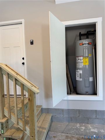 1306 General Puller Hwy, Middlesex, VA 23149