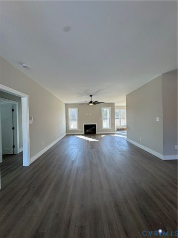 1306 General Puller Hwy, Middlesex, VA 23149