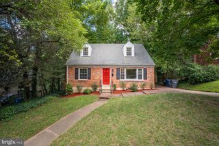 6474 OAKWOOD DR, Falls Church, VA 22041