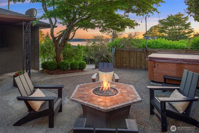 8459 40th Avenue SW, Seattle, WA 98136