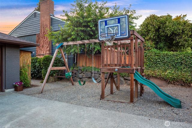 8459 40th Avenue SW, Seattle, WA 98136