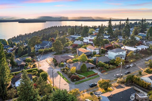 8459 40th Avenue SW, Seattle, WA 98136