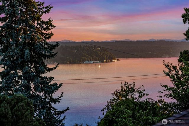 8459 40th Avenue SW, Seattle, WA 98136