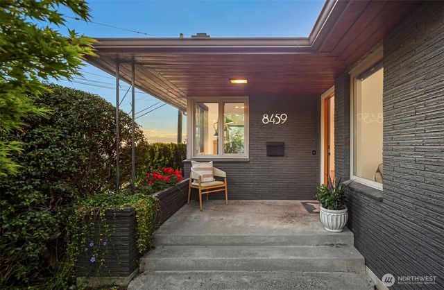 8459 40th Avenue SW, Seattle, WA 98136