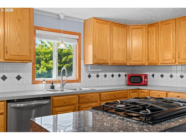 3251 Se 179TH Ave, Portland, OR 97236