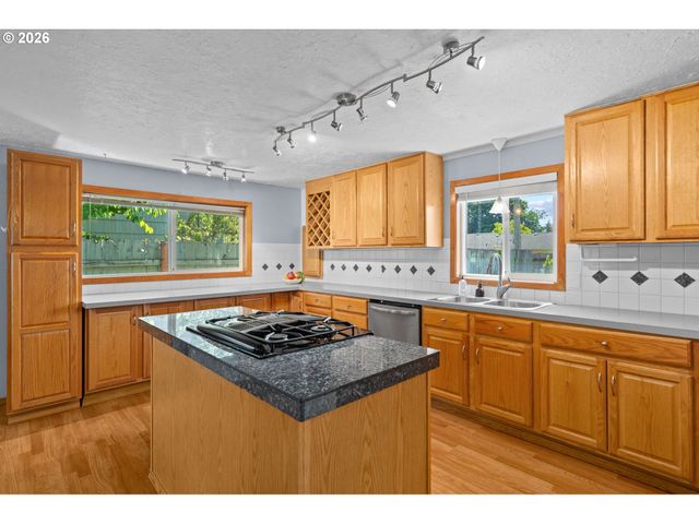 3251 Se 179TH Ave, Portland, OR 97236