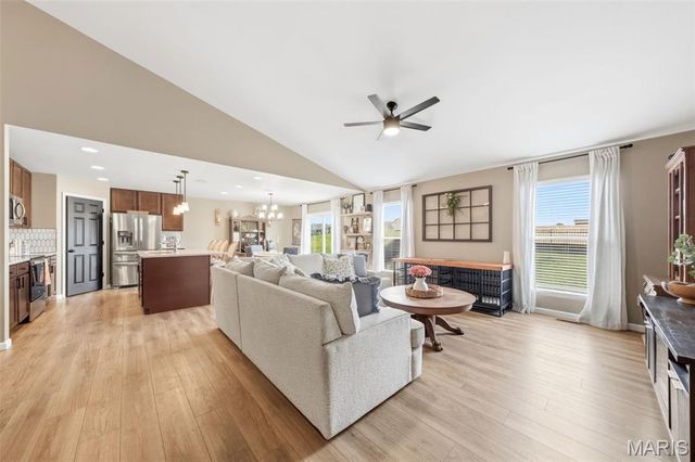 112 Yellowstone Drive, Troy, MO 63379