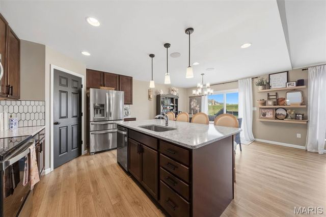 112 Yellowstone Drive, Troy, MO 63379