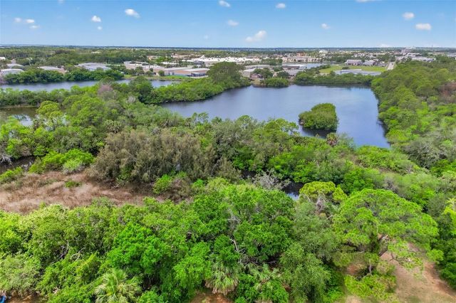 9018 N RIVER ROAD, Tampa, FL 33635