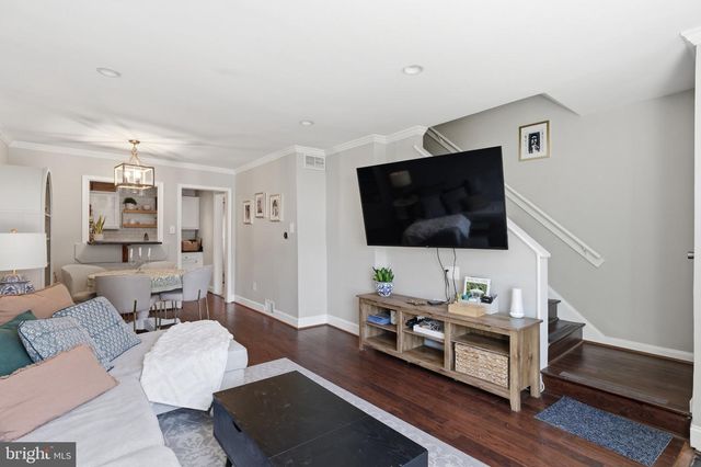 49 W REED AVE, Alexandria, VA 22305