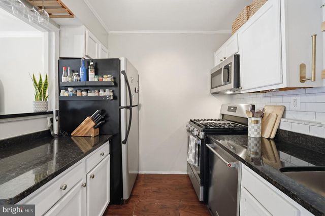 49 W REED AVE, Alexandria, VA 22305