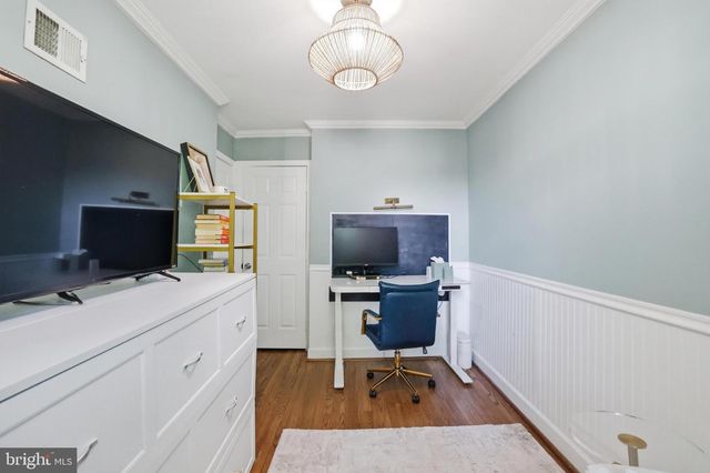 49 W REED AVE, Alexandria, VA 22305