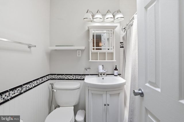 49 W REED AVE, Alexandria, VA 22305