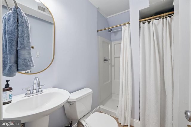 49 W REED AVE, Alexandria, VA 22305