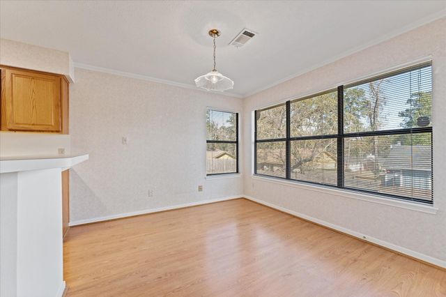 215 Deep Dale Lane, Conroe, TX 77304