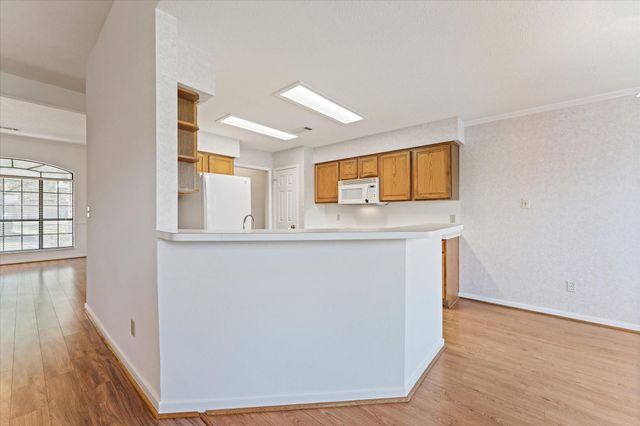 215 Deep Dale Lane, Conroe, TX 77304