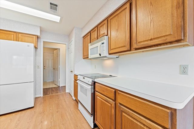 215 Deep Dale Lane, Conroe, TX 77304