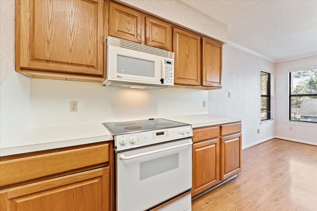 215 Deep Dale Lane, Conroe, TX 77304