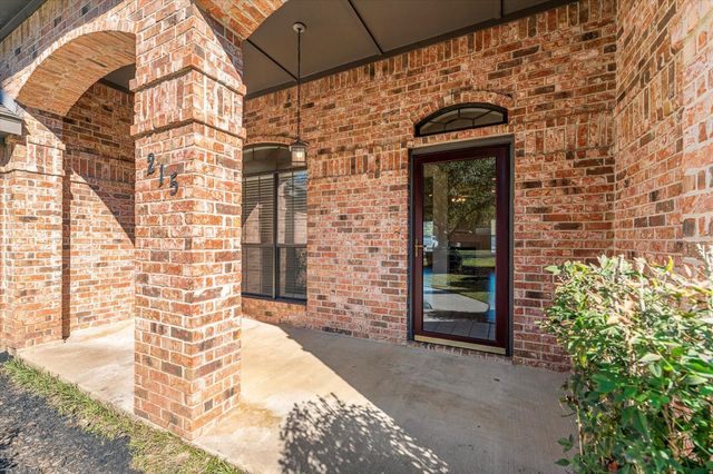 215 Deep Dale Lane, Conroe, TX 77304