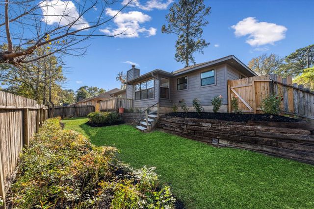 215 Deep Dale Lane, Conroe, TX 77304