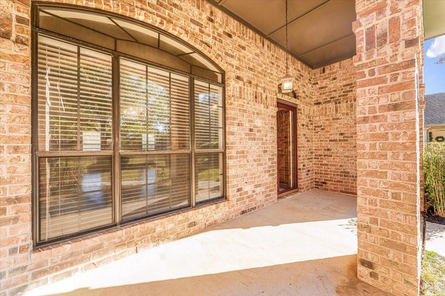 215 Deep Dale Lane, Conroe, TX 77304