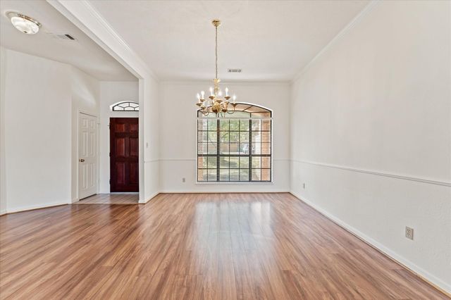 215 Deep Dale Lane, Conroe, TX 77304