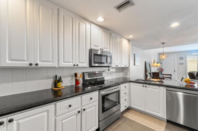 4050 Parkside Drive, Jupiter, FL 33458