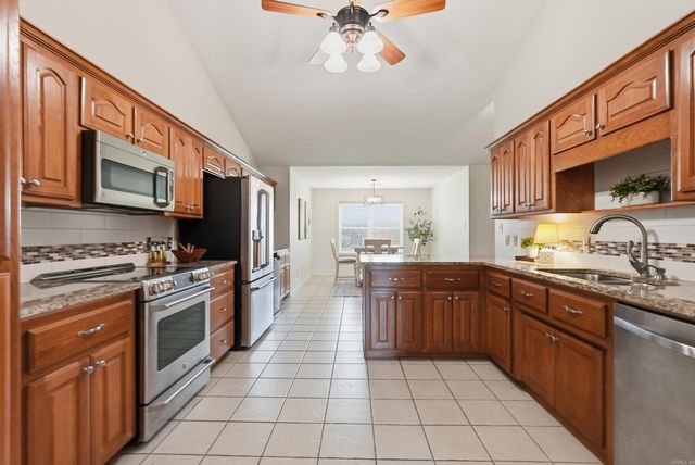 105 Wolfhowl Lane, Hot Springs, AR 71913